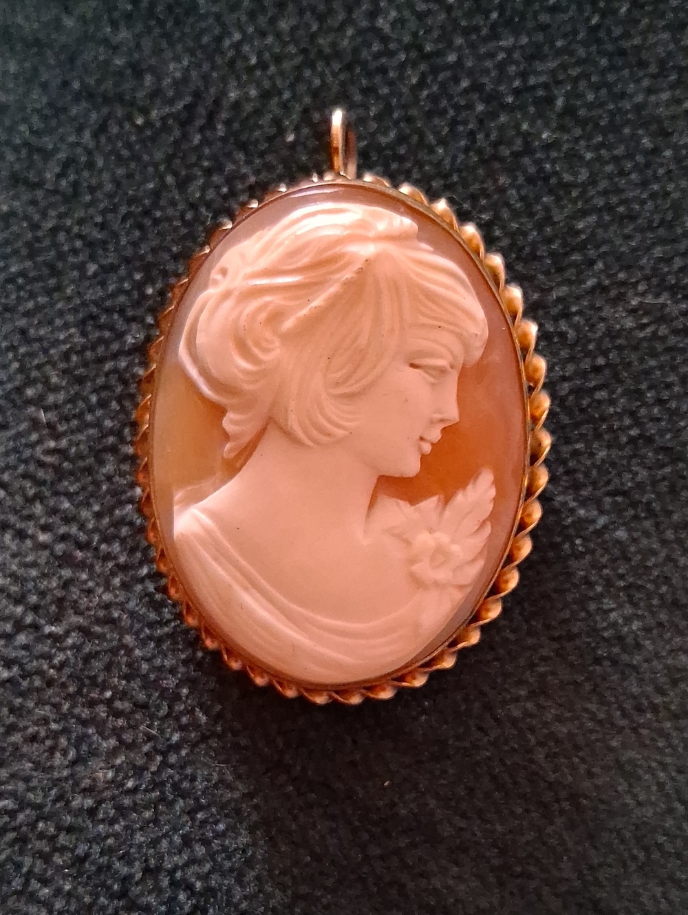 Pink Cameo Pendant Necklace in Gold-Tone Frame